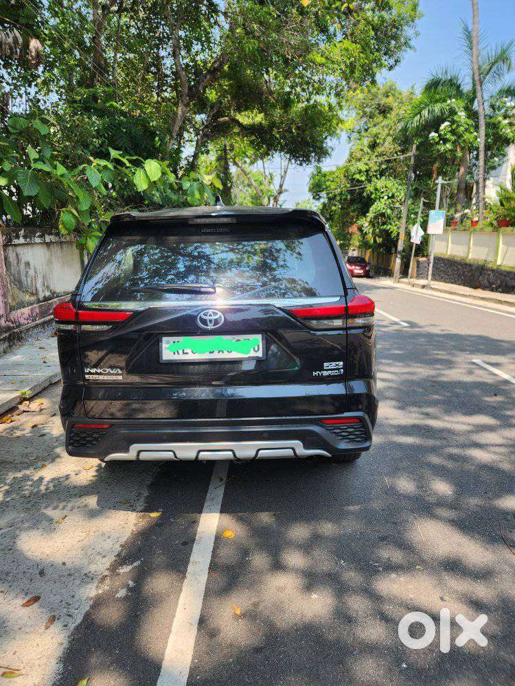 Toyota Innova Hycross 2.0 Zx (o) Hybrid 7 Str, 2023, Petrol