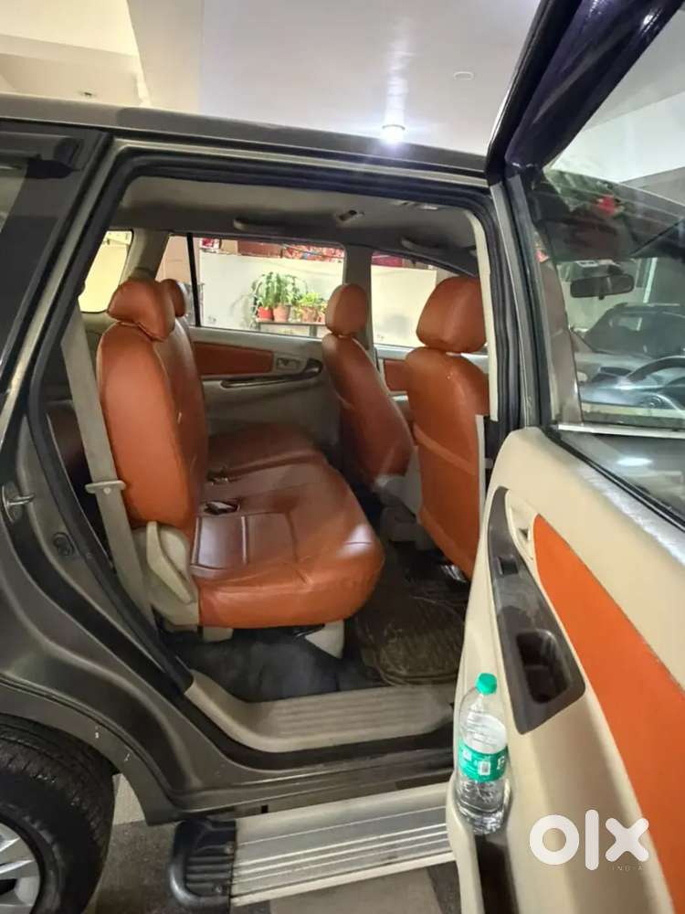 Toyota Innova 2.5  2011