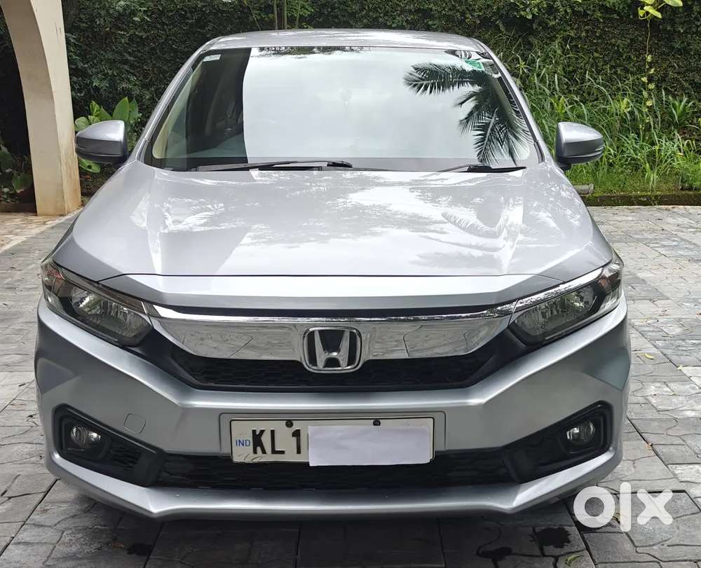 Honda Amaze Vx Mt Petrol: Urgent Sale
