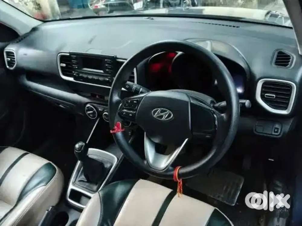Hyundai Venue Petrol (2019)