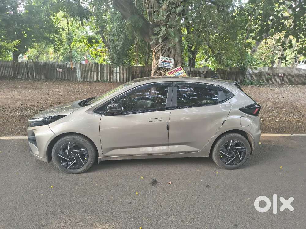 Tata Altroz 2025 Petrol 6800 Km Driven