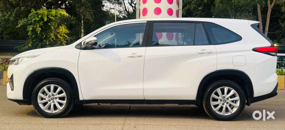 Toyota Innova Hycross 2.0 Vx (o) Hybrid 8 Str, 2024, Petrol