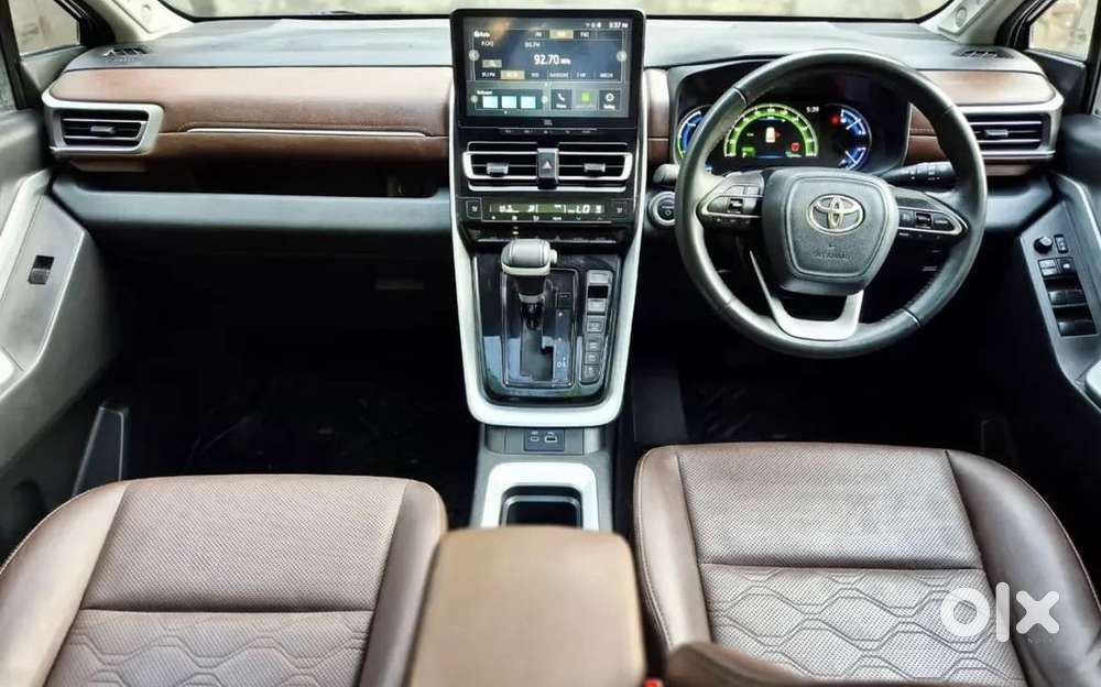 Toyota Innova Hycross 2.0 Zx (o) Hybrid 7 Str, 2025, Petrol