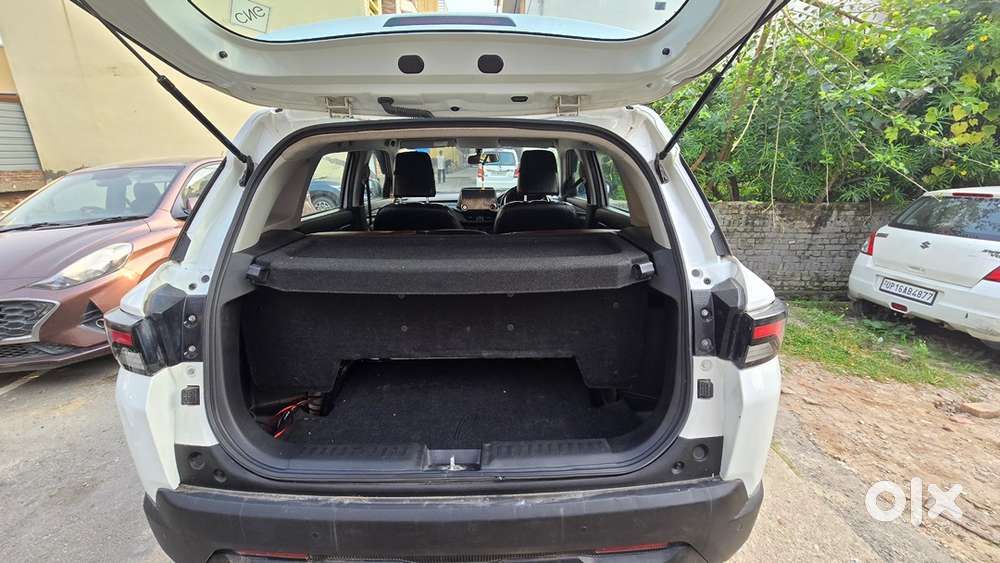 Maruti Vitara Brezza Petrol/cng