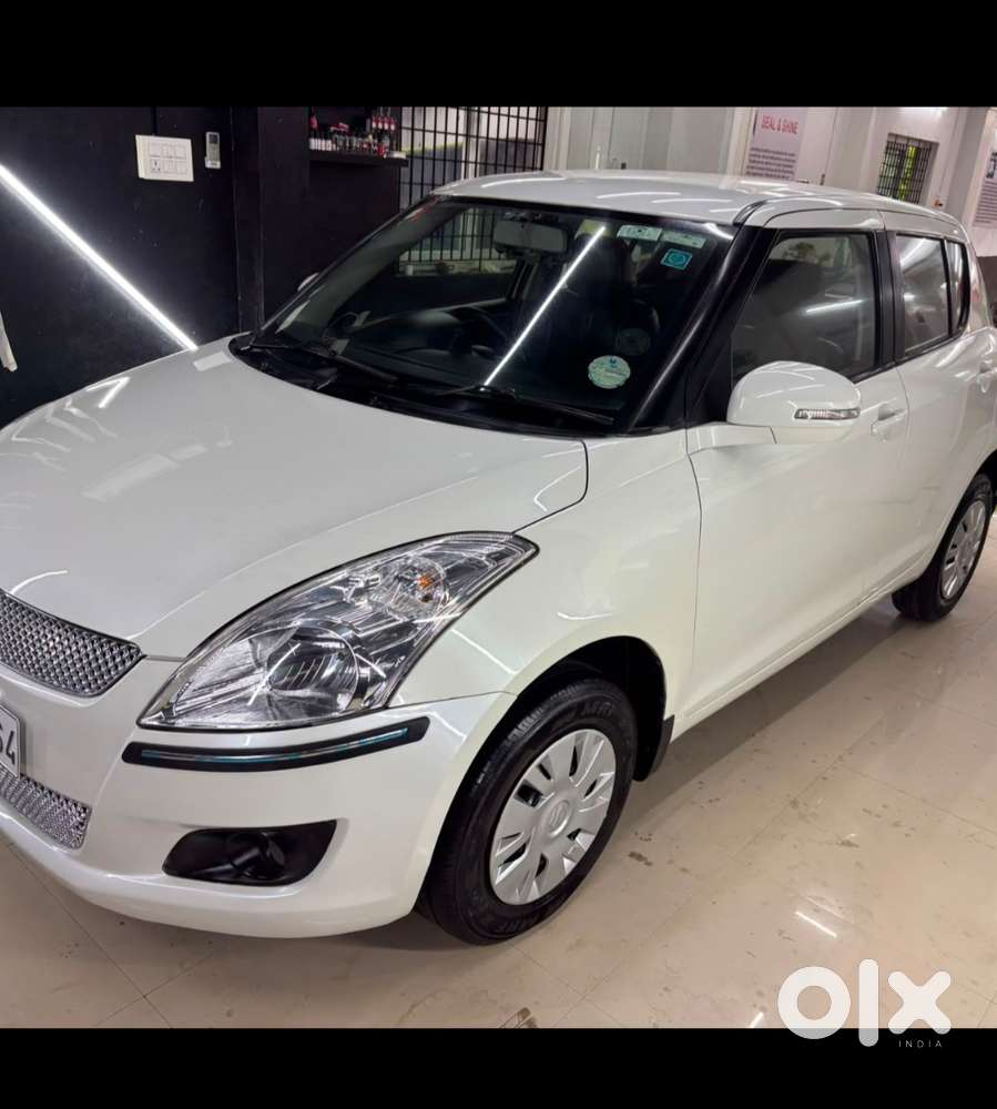 Maruti Suzuki Swift Dzire Vxi(o) Mt, 2016, Petrol
