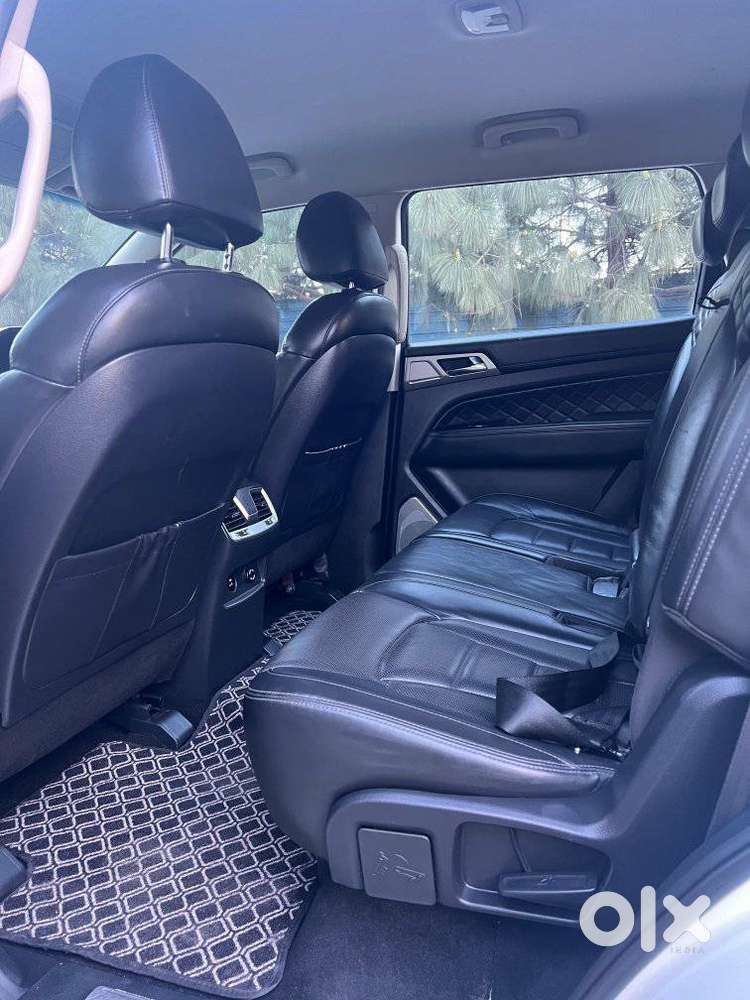 Mahindra Alturas G4 4x2 At, 2022, Diesel