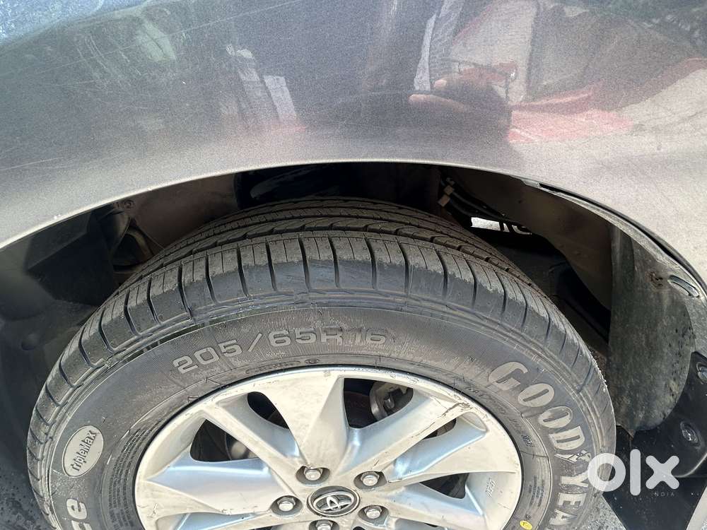 Toyota Innova Crysta 2.4 V 7 Str, 2016, Diesel