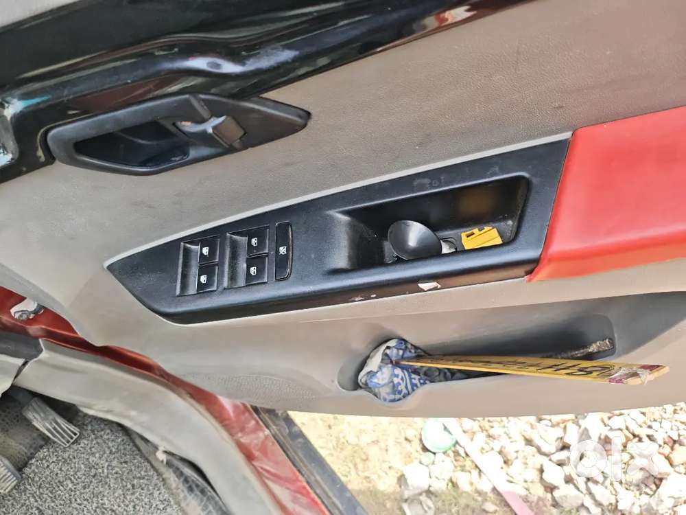 Mahindra Kuv 100 Top Model, Petrol & Cng, Both Key, New Tyre