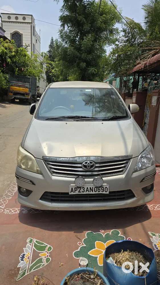 Toyota Innova 2.5ev 8str