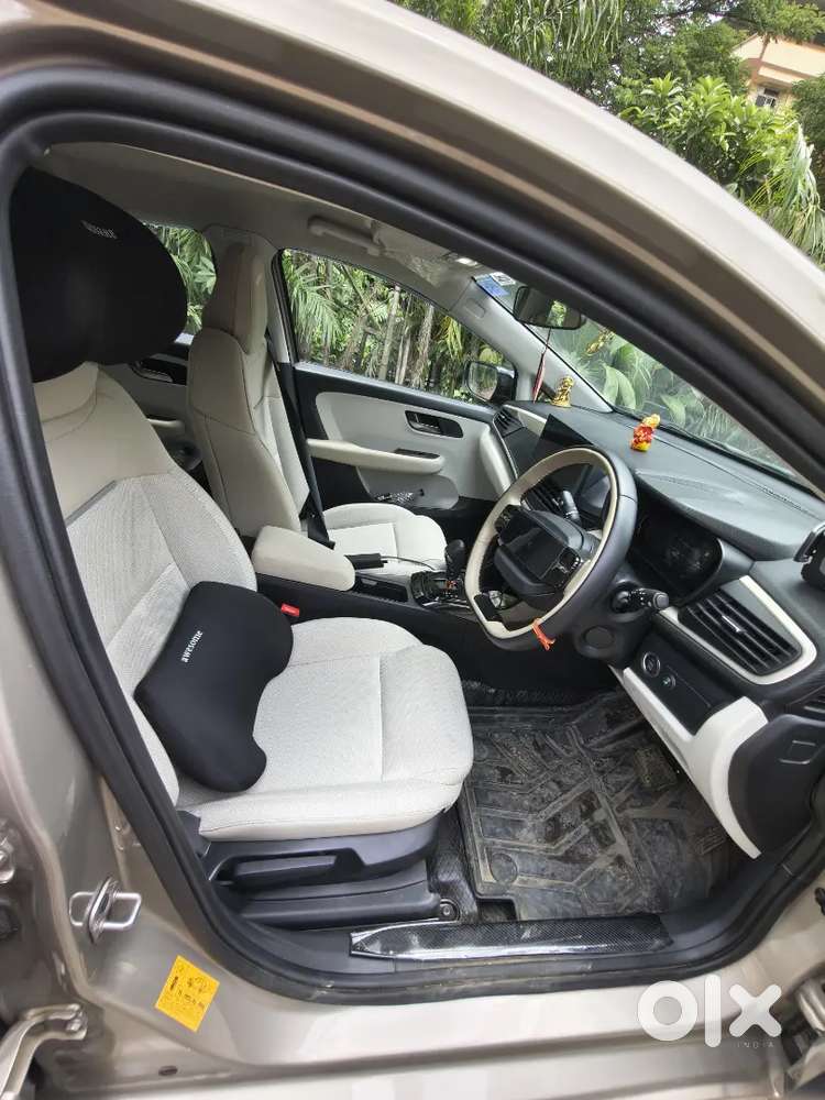 Tata Altroz Creative Petrol Automatic 2025