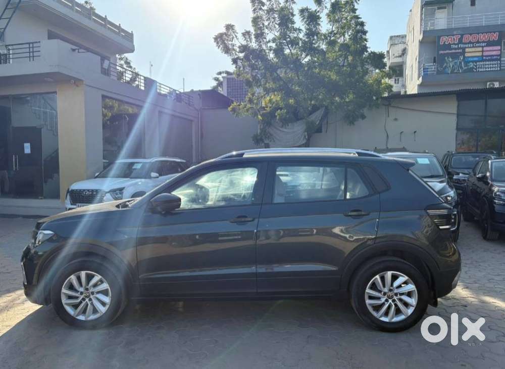 Volkswagen Taigun 1.0 Tsi Highline At, 2022, Petrol