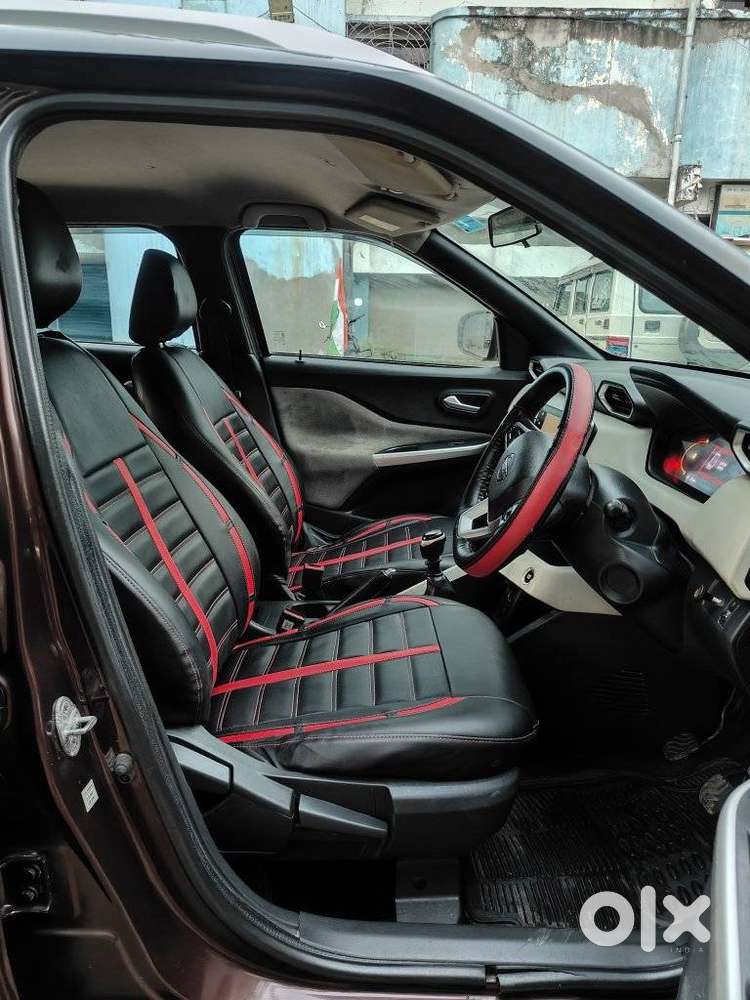 Nissan Magnite 1.0 Xv Premium, 2021, Petrol