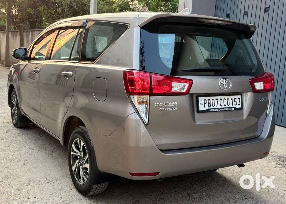 Toyota Innova Crysta, 2022, Petrol