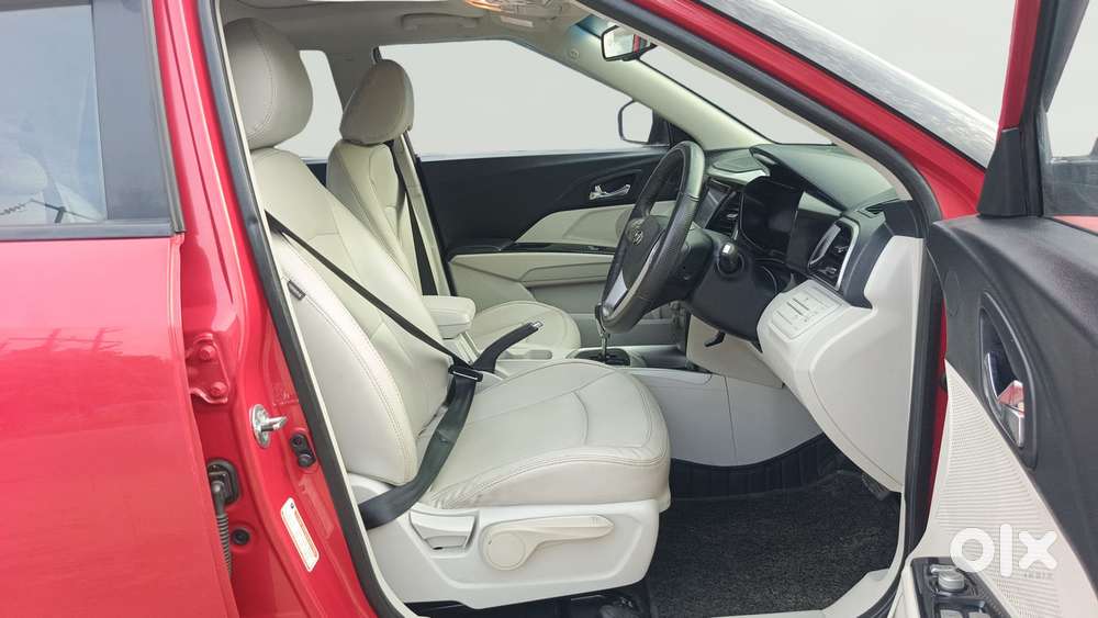 Mahindra Xuv300 W8 (o) 1.5 Diesel Amt, 2022, Diesel