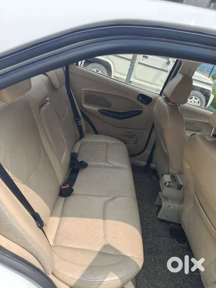 Ford Aspire Titanium Blu 2015