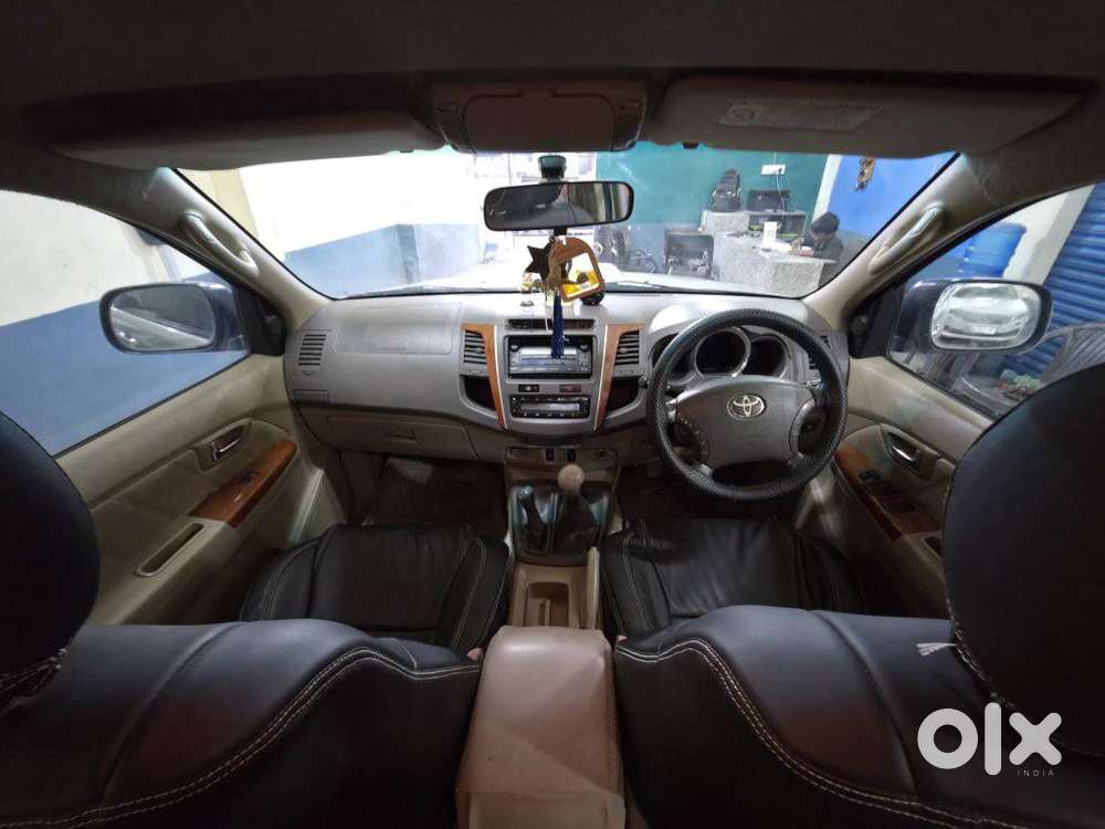 Toyota Fortuner 4x4 Manual Limited Edition, 2010, Diesel