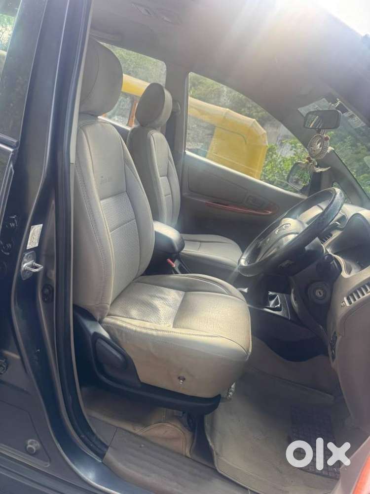 Toyota Innova 2.5 Gx (diesel) 8 Seater Bs Iv, 2015, Diesel