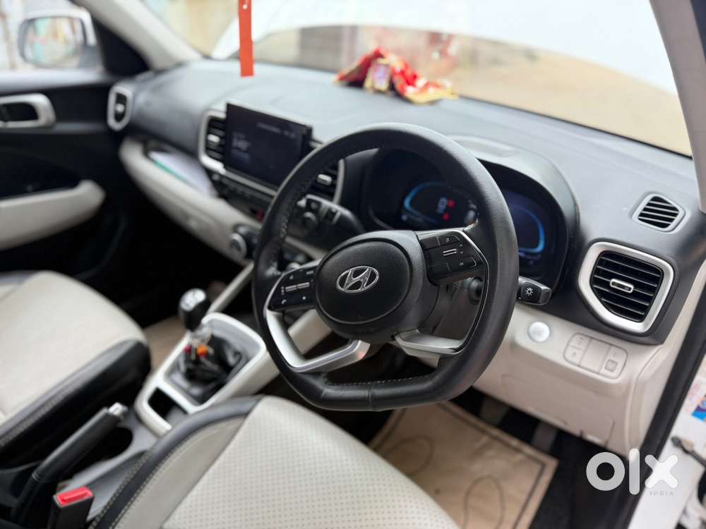 Hyundai Venue Petrol 2023