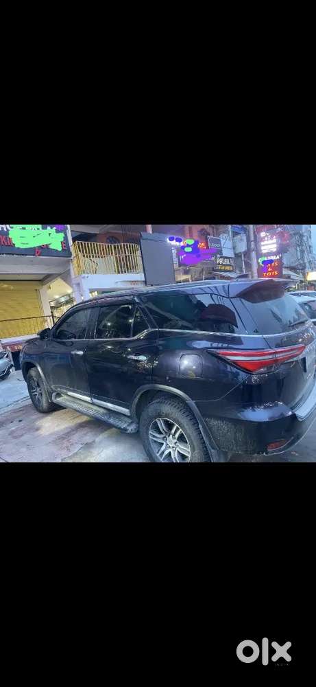 Toyota Fortuner Diesel 2015  April