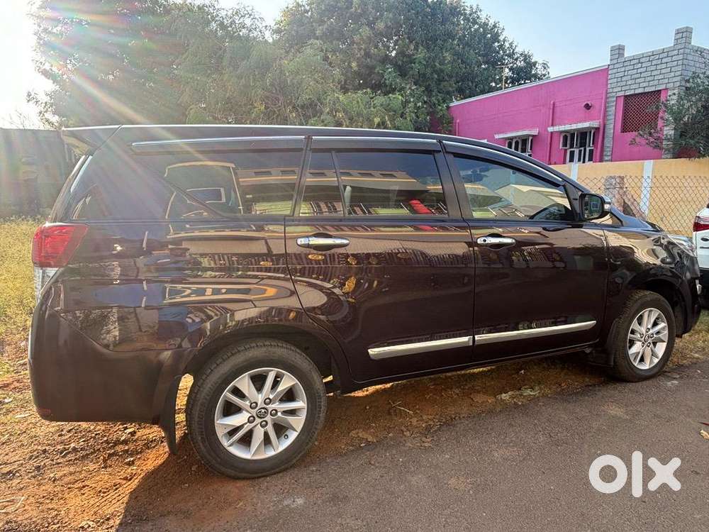 Toyota Innova Crysta 2017 Diesel Well Maintained