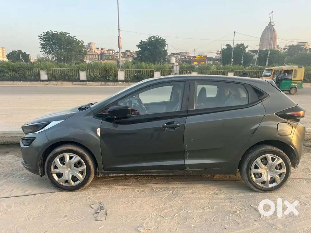 Tata Altroz 1.2 Plus 2023 Manual