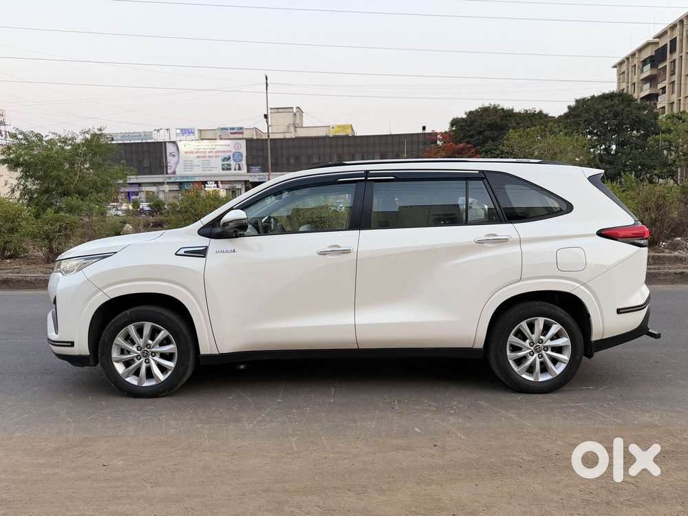 Toyota Innova Hycross 2.0 Vx Hybrid 7 Str, 2023, Petrol