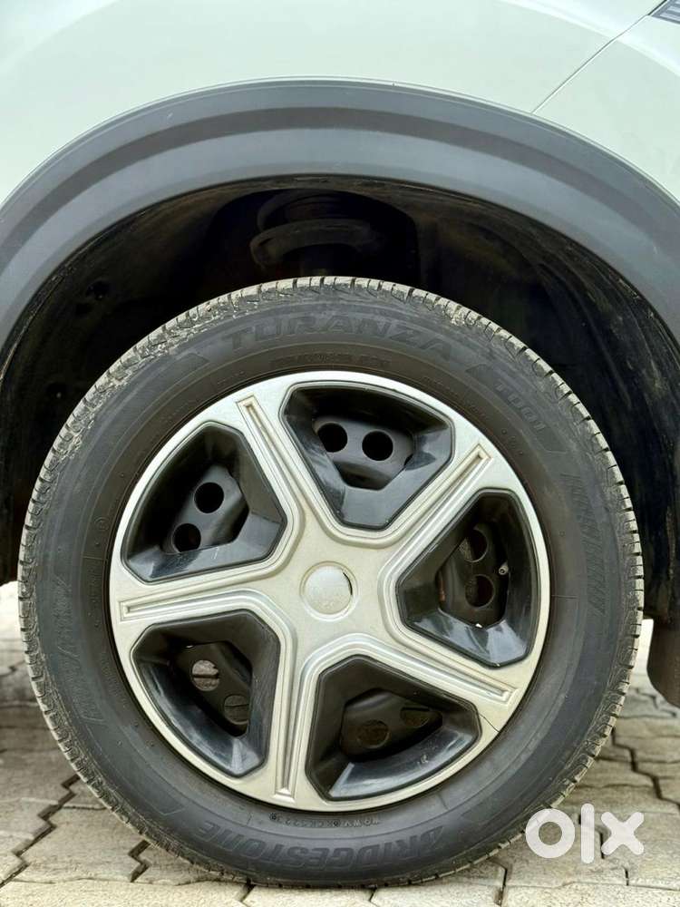 Tata Nexon Smart Plus1.2 Revotron Petrol 5 Mt, 2024, Petrol