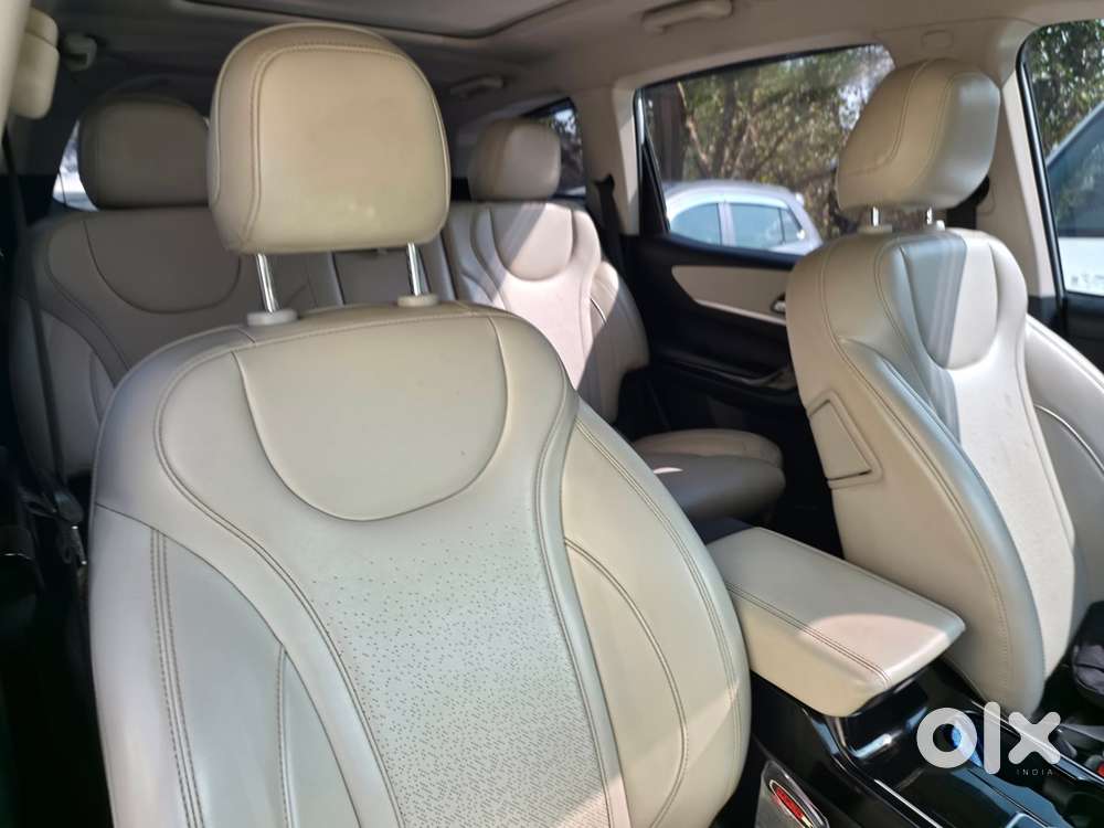 Mahindra Xuv700 2023 Diesel 30000 Km Driven