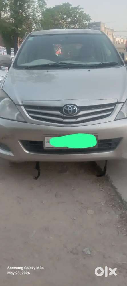 Toyota Innova Hycross 2009 Diesel 200000 Km Driven