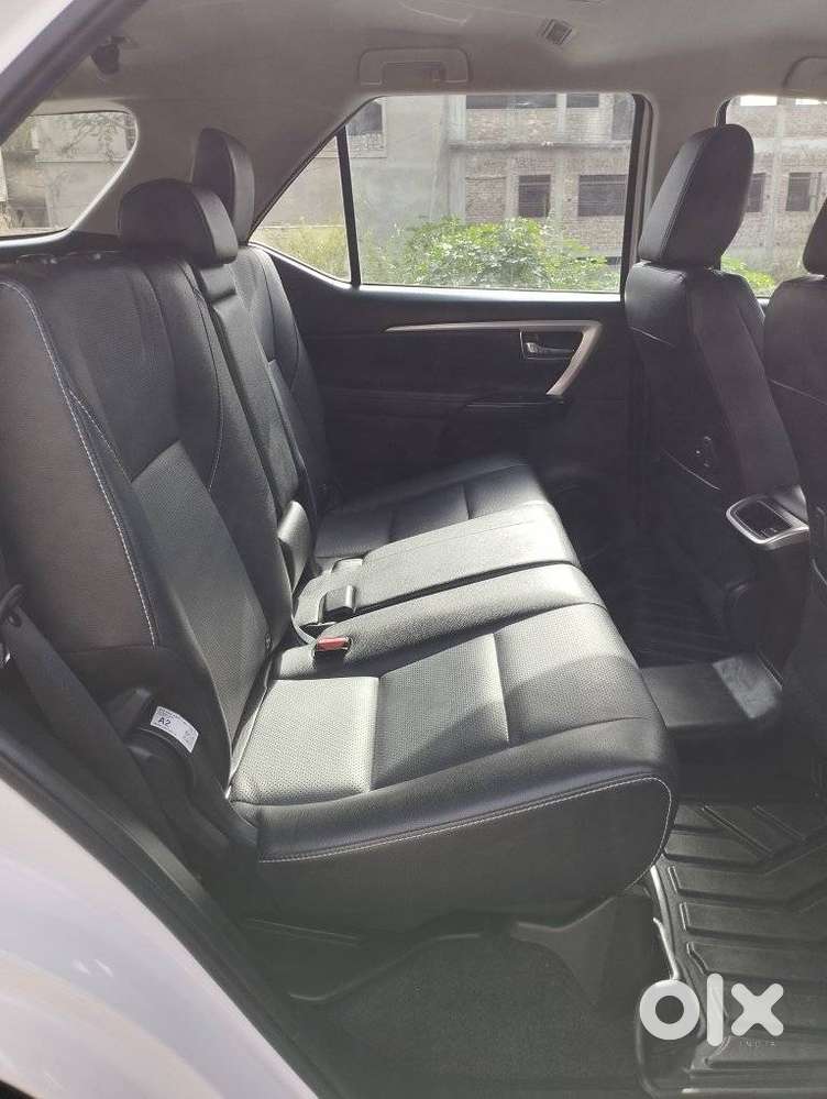 Toyota Fortuner 4x2 At 2.7 Petrol, 2025, Petrol