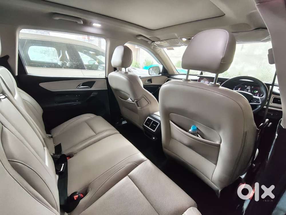 Mahindra Xuv700 2.2 Ax 7 Diesel At Luxury Pack Str Awd, 2022, Diesel