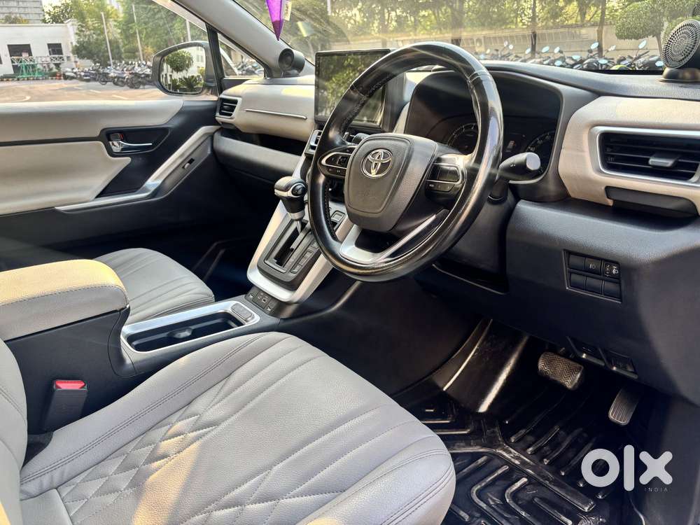 Toyota Innova Hycross 2.0 Gx 8 Str, 2023, Petrol