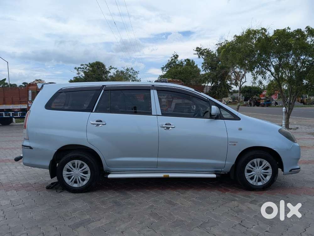 Toyota Innova 2011 Diesel 215000 Km Driven