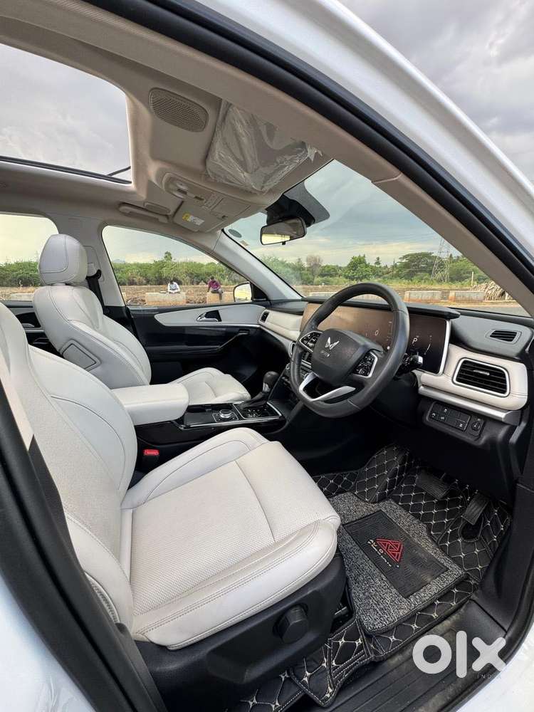 Mahindra Xuv700 2.2 Ax 7 Diesel Mt Luxury Pack Str, 2023, Diesel