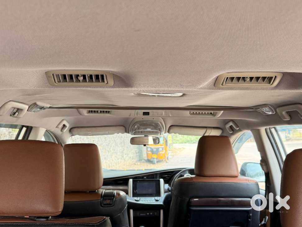 Toyota Innova Crysta 2.8 Z, 2016