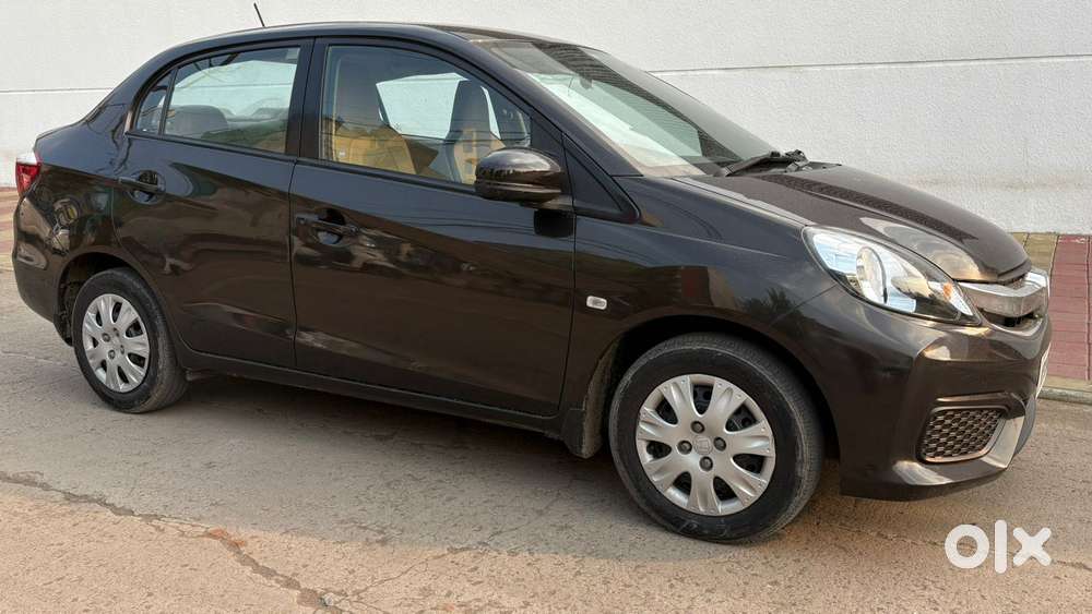 Honda Amaze 2nd Gen Elite Edition Mt, 2017, Petrol