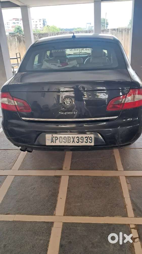 Skoda Superb High End Automatic & Sunroof In Excellent Condition