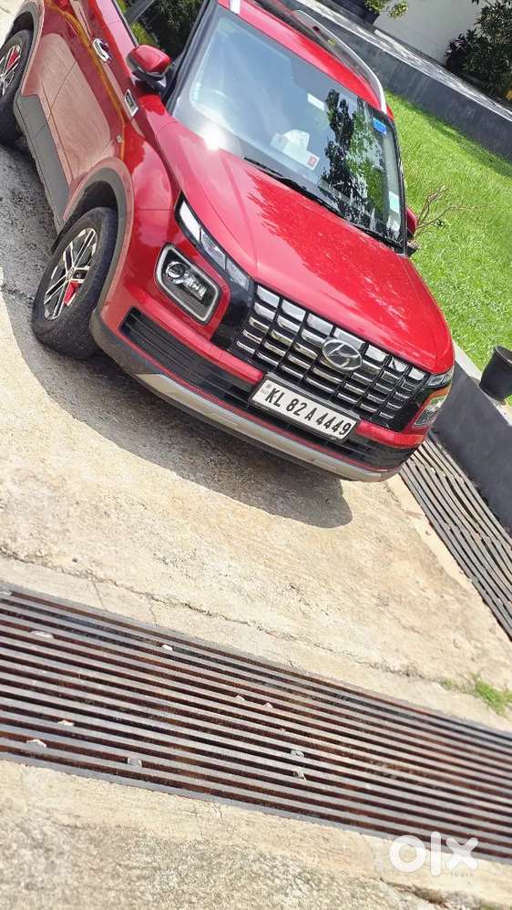 Hyundai Venue 2023 Sep Petrol Well Maintained