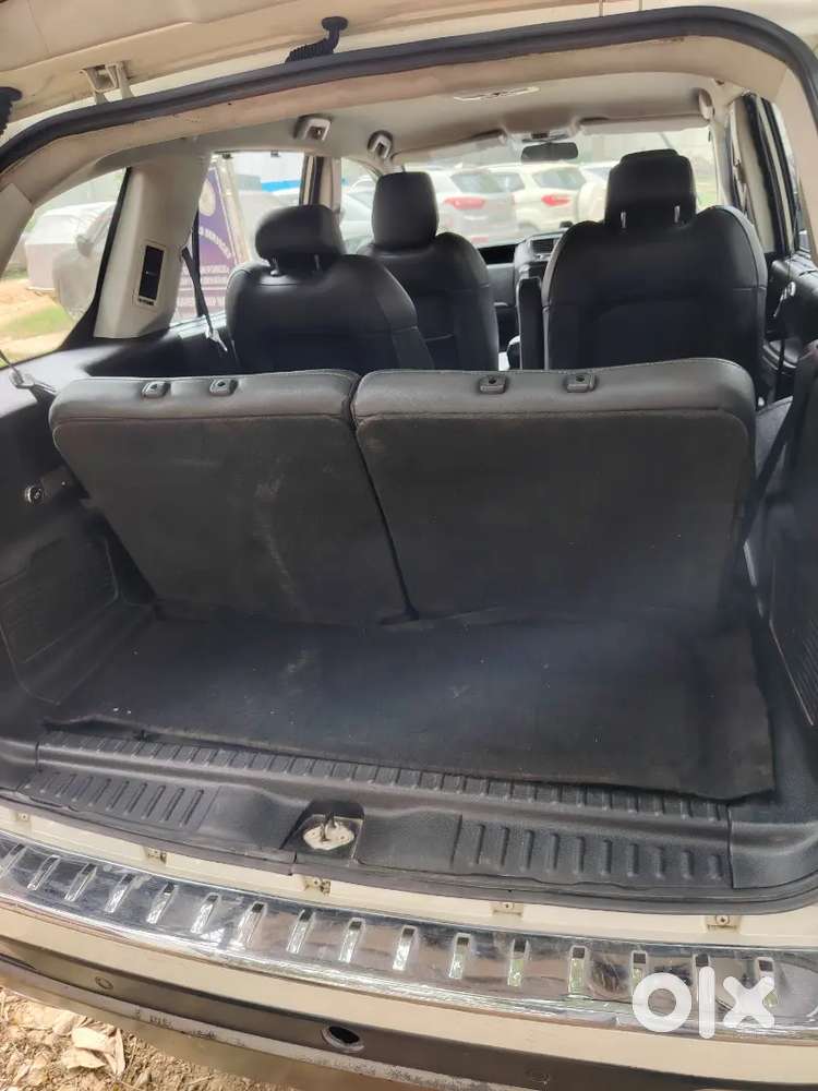 Tata Hexa 2017 Pearl White Diesel  Automatic, 4x2 6 Seater. Top Model