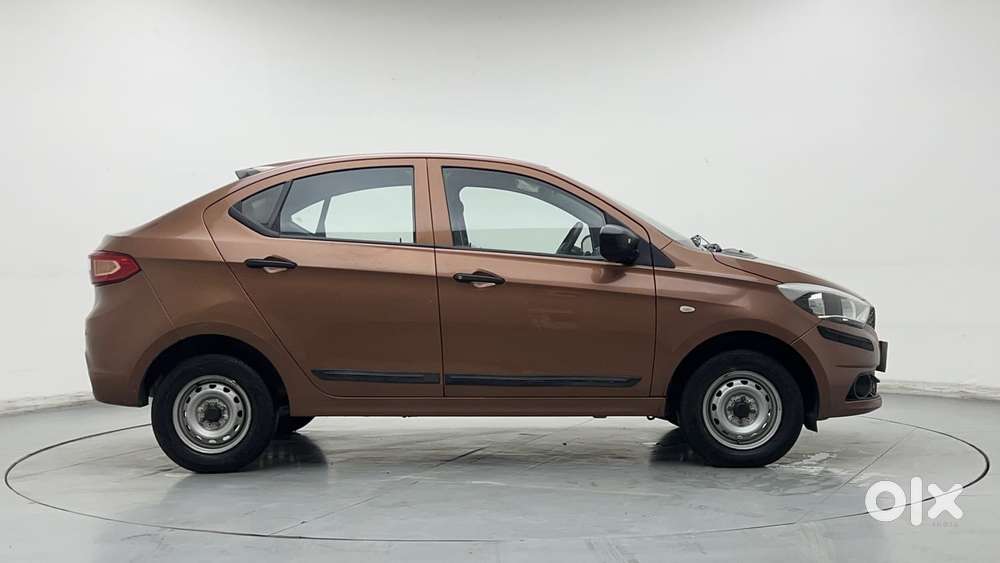 Tata Tigor Xe, 2017, Petrol