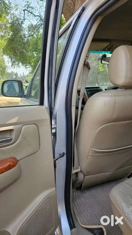Fortuner 2010 Model Single Owner 177000 Km Driven Slightly Negotiable