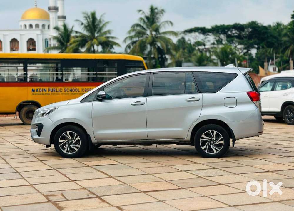 Toyota Innova Crysta 2.4 G Mt 7 Str, 2022, Diesel