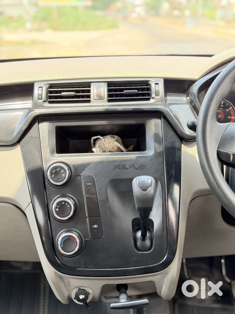 Mahindra Kuv 100 Mahindra-kuv-100-d75-k4-plus, 2017, Petrol