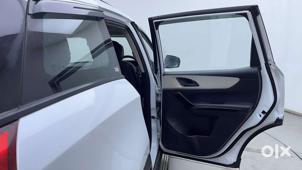 Mahindra Xuv700 2.2 Ax 5 Diesel Mt 7 Str, 2024, Diesel