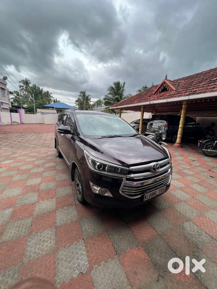 Toyota Innova Crysta 2.4 V 2016-17  Good Condition