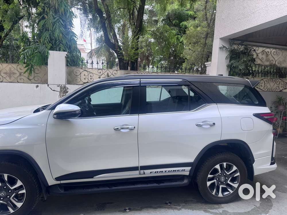 Toyota Fortuner Legender 2024
