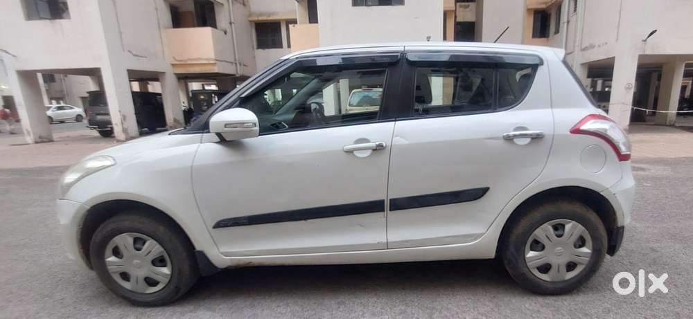 Maruti Suzuki Swift Vxi Abs Bsiv, 2016, Petrol