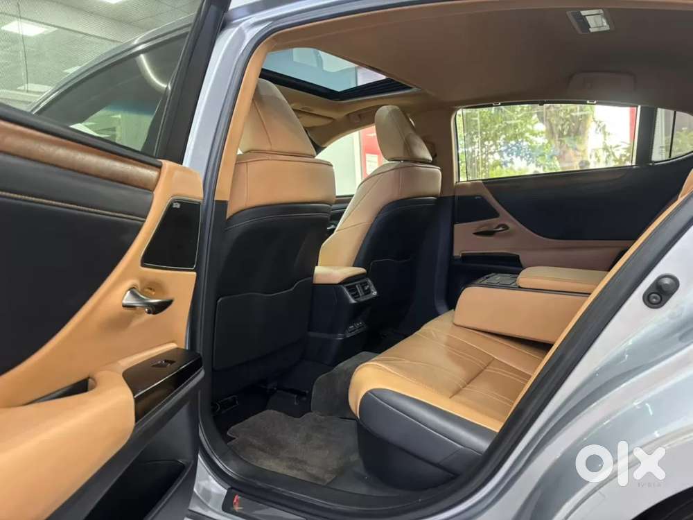 Lexus Es, 2023, Petrol