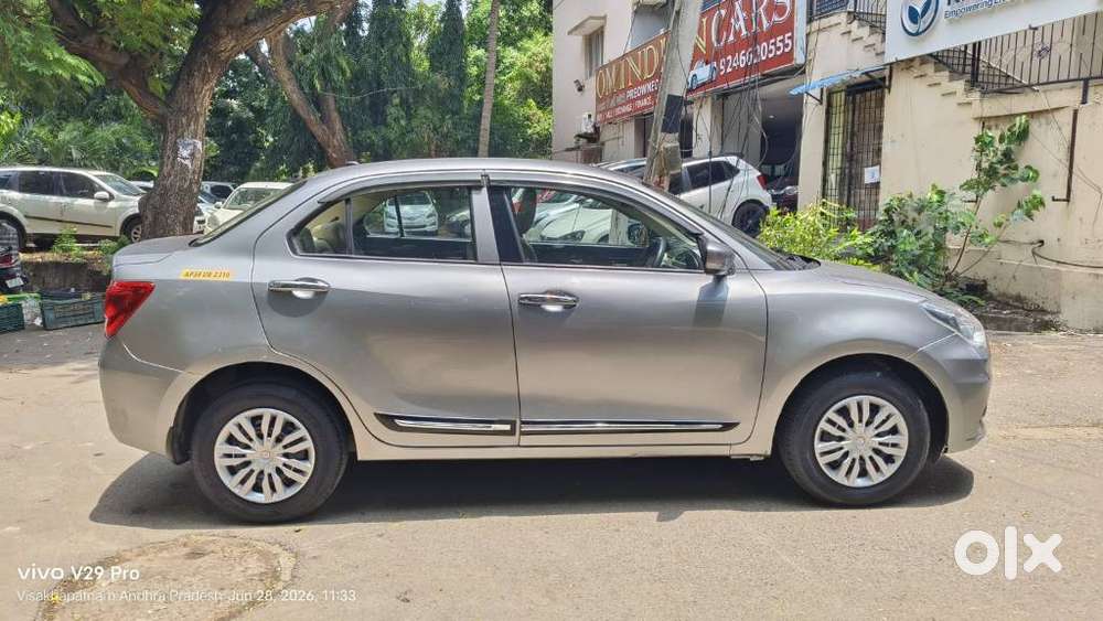 Maruti Suzuki Dzire 1.2 Vxi, 2022, Petrol