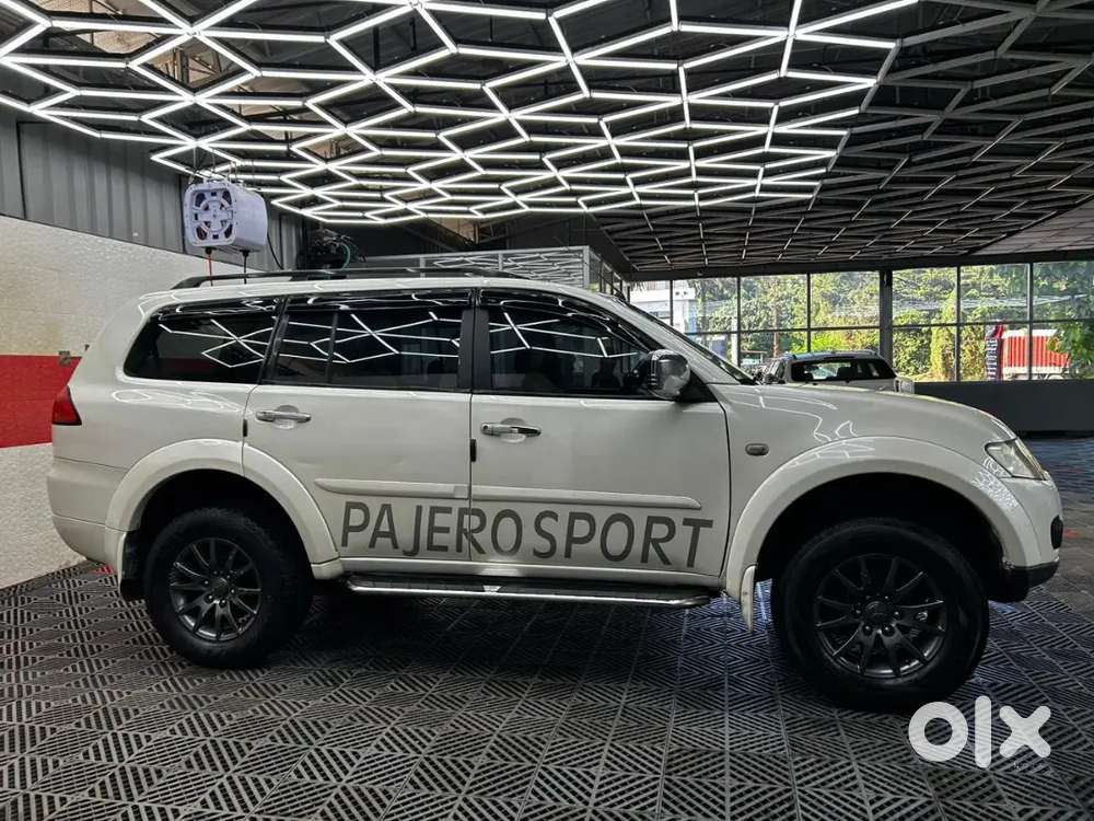 Mitsubishi Pajero Sport 2013 Diesel 100000 Km Driven